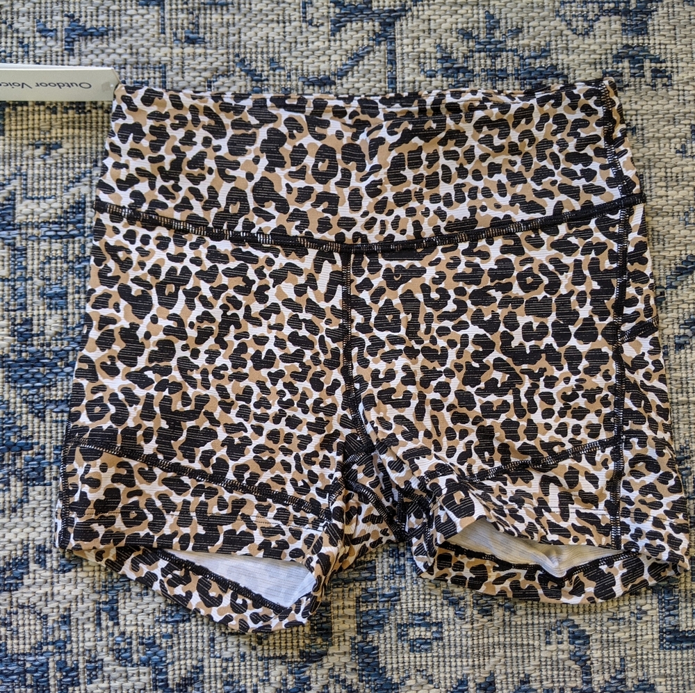 NWT OV Move Free 3.5" Short Leopard 🐆 - Picture 5 of 6